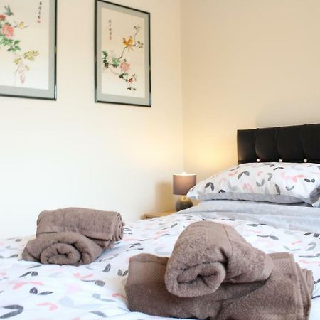 Van Apartments Карфіллі Екстер'єр фото