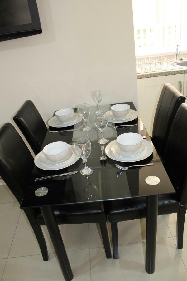 Van Apartments Карфіллі Екстер'єр фото