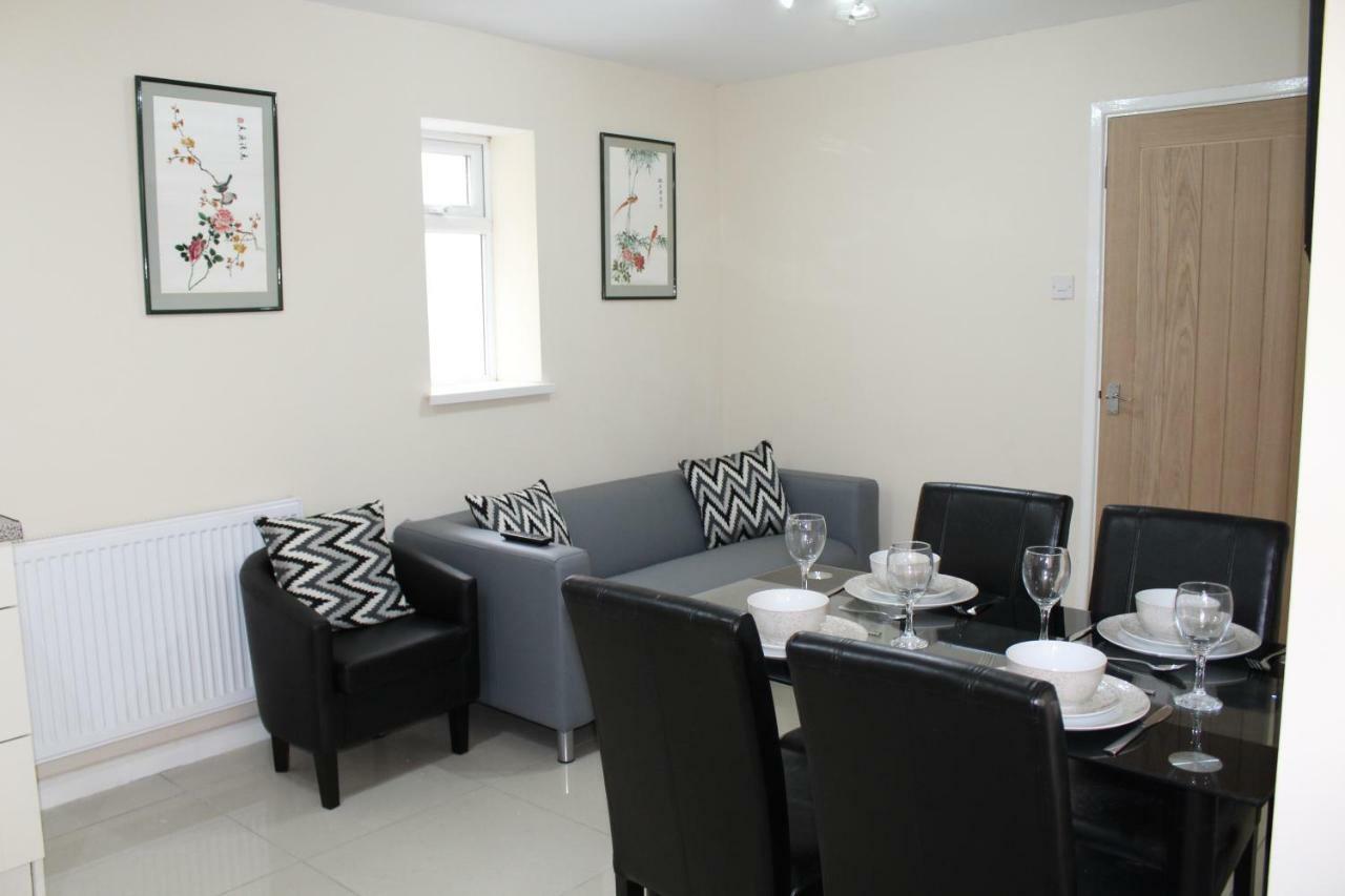 Van Apartments Карфіллі Екстер'єр фото